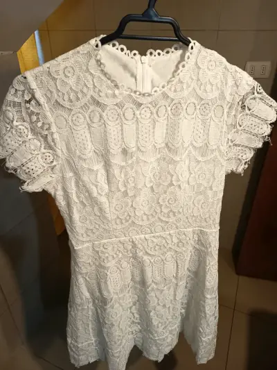Vestido de encaje blanco - miniatura 2