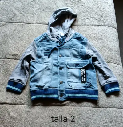 Chaqueta de polar infantil roja con detalles azul marino - miniatura 3