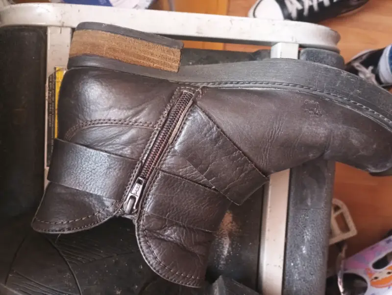 Botines de cuero marrón con hebillas - 3