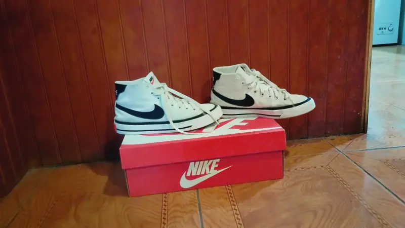 Zapatillas deportivas Nike blancas de caña alta - 3