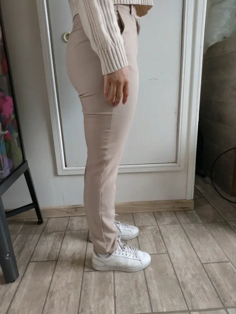 Pantalones beige para mujer estilo casual - 4