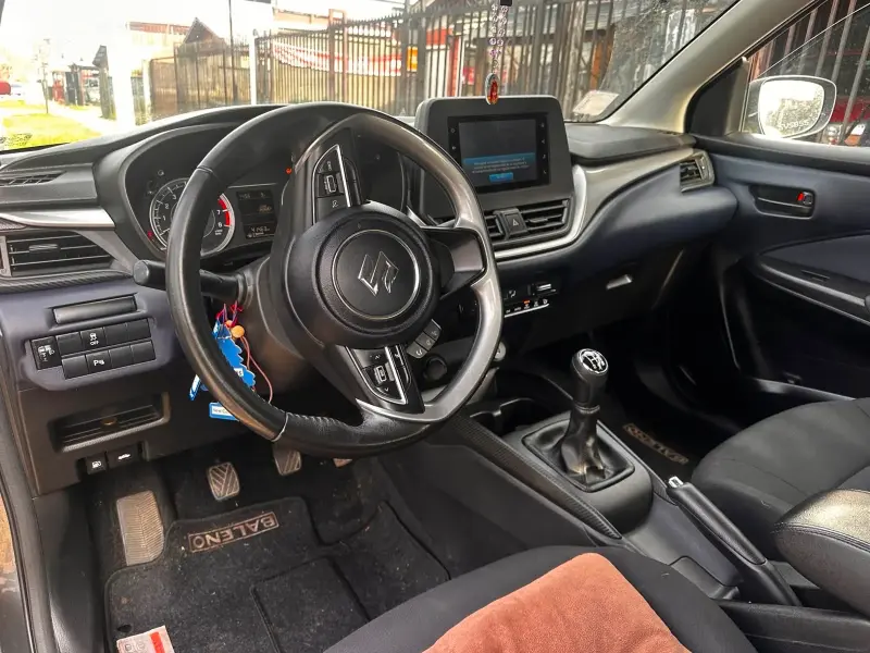 Suzuki Baleno Hatchback 2023 en excelente estado - 4