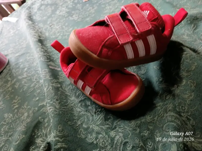 Zapatillas deportivas rojas para niños con velcro - 4