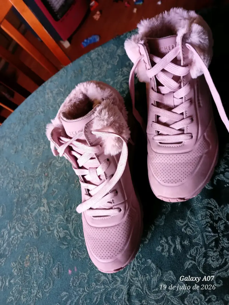 Botas Skechers rosadas con forro de felpa - 3