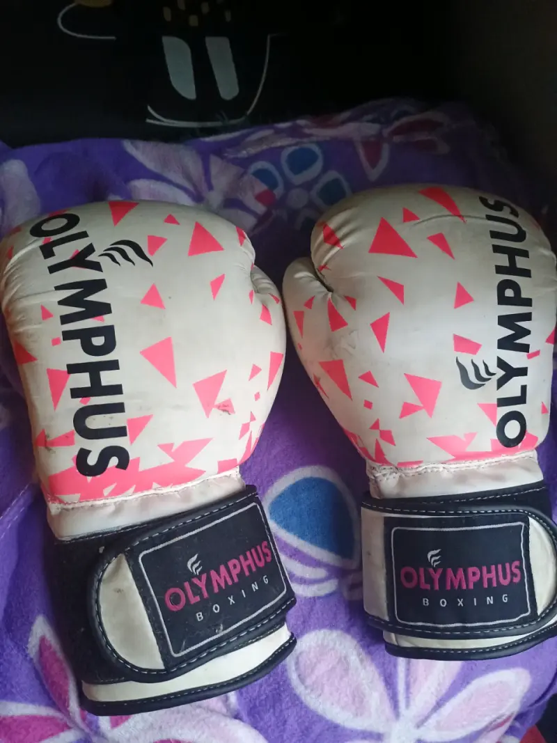 Guantes de boxeo Olympus con diseño geométrico 12