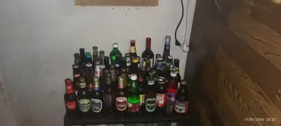 Mueble de madera para TV con puertas de vidrio - miniatura 6