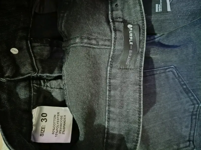 Jeans negros con diseño desgastado para hombre - 3