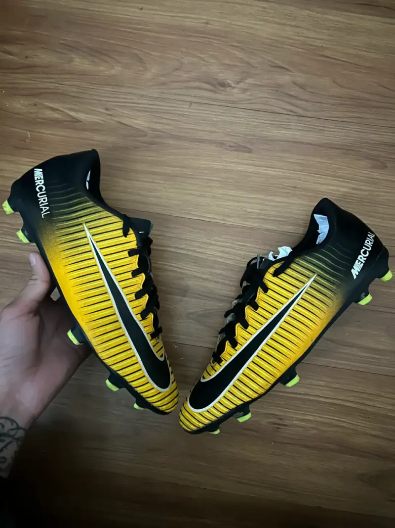 Zapatillas de fútbol Nike Mercurial amarillas