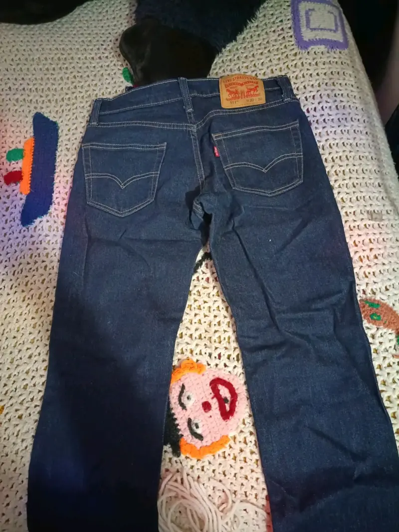 Jeans de mezclilla azul oscuro para hombre - 2