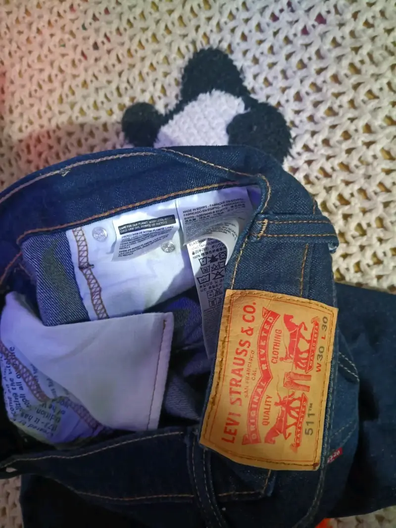 Jeans de mezclilla azul oscuro para hombre - 4