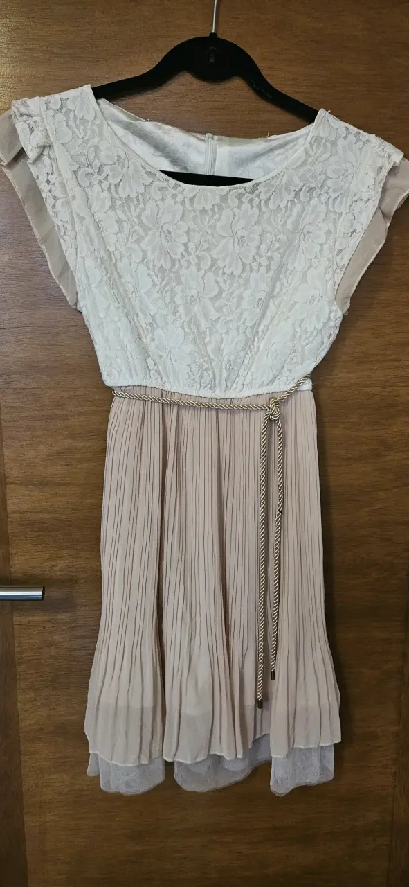 Vestido de encaje blanco y falda plisada - 1