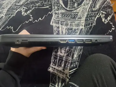 Laptop portátil ASUS con Windows 10 en buen estado - miniatura 2