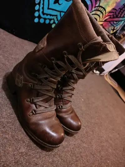 Botas de cuero marrón - miniatura 1