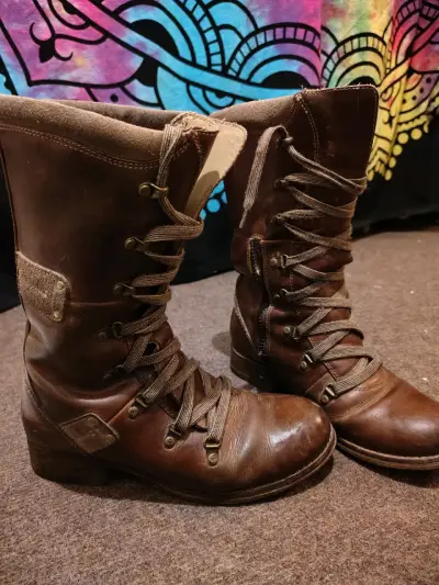 Botas de cuero marrón - miniatura 2