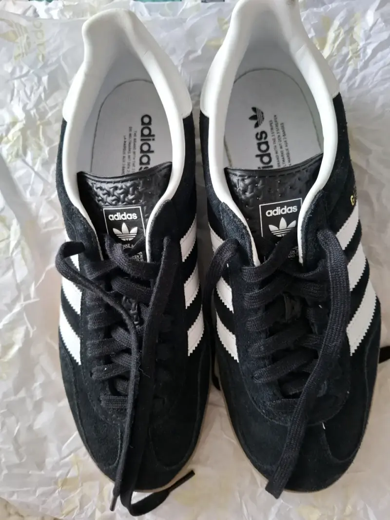Zapatillas Adidas Gazelle negras de gamuza - 1