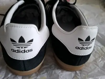Zapatillas Adidas Gazelle negras de gamuza - miniatura 3