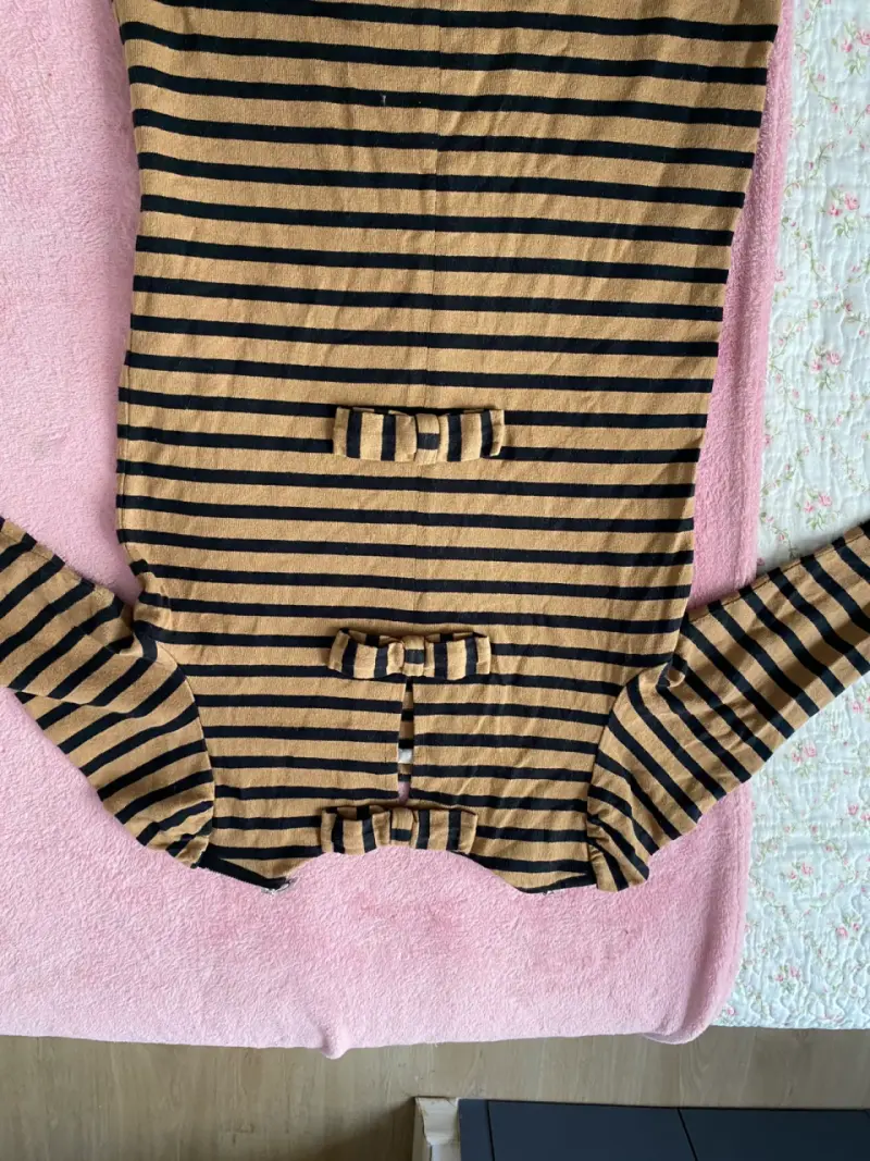 Vestido a rayas anaranjado y negro de manga 3/4 - 4
