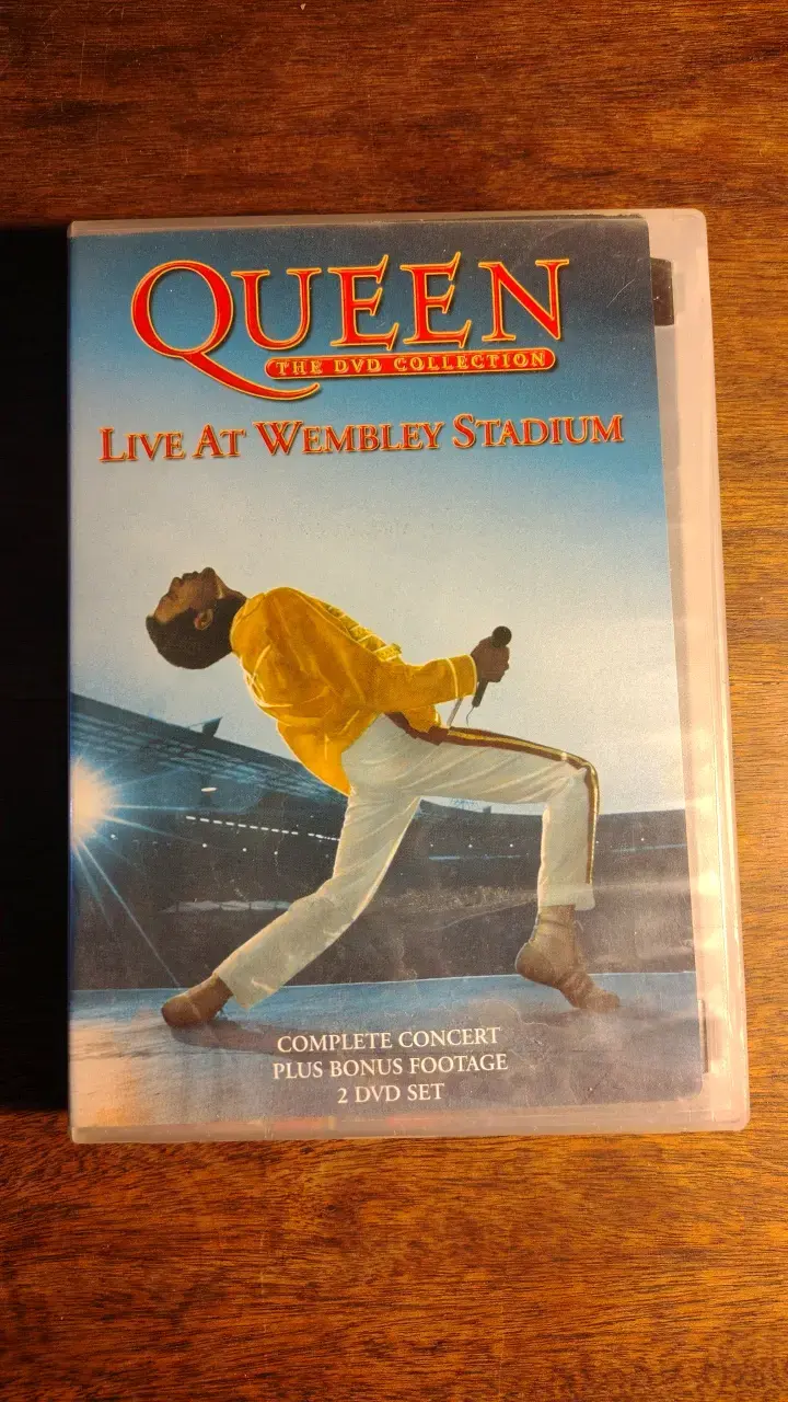 DVD Queen Live at Wembley Stadium - 1
