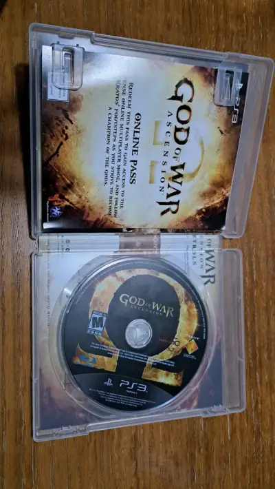 God of War Ascension para PS3 en buen estado - miniatura 3