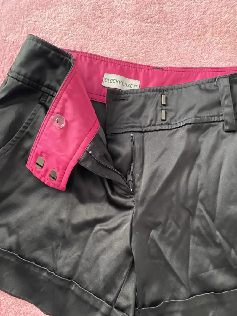 Shorts de satén negro para mujer - 3