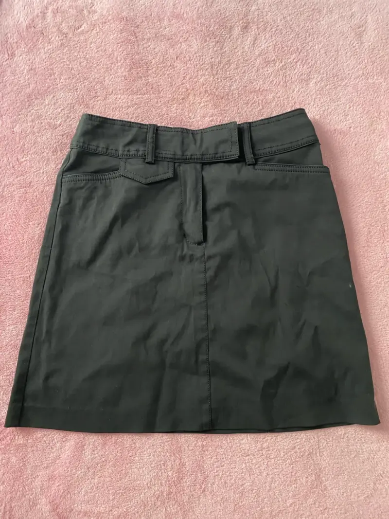 Falda negra casual para mujer - 1
