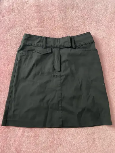 Falda negra casual para mujer - miniatura 1