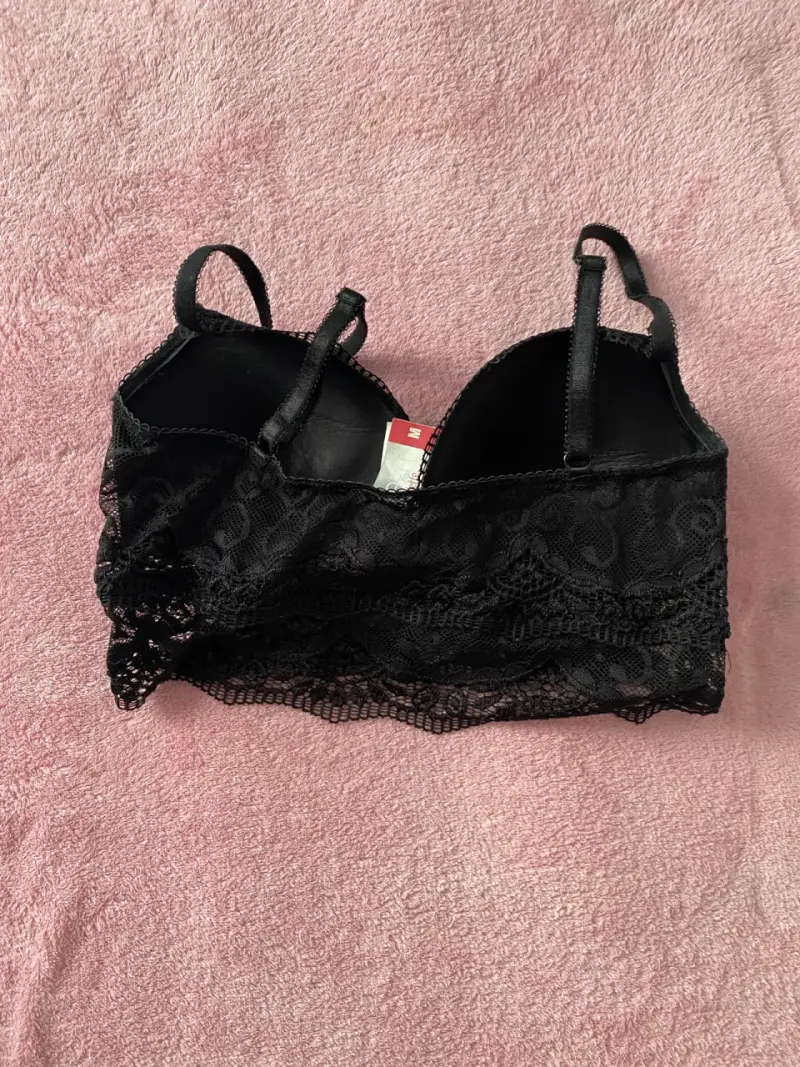 Sostén de encaje negro con diseño floral - 2