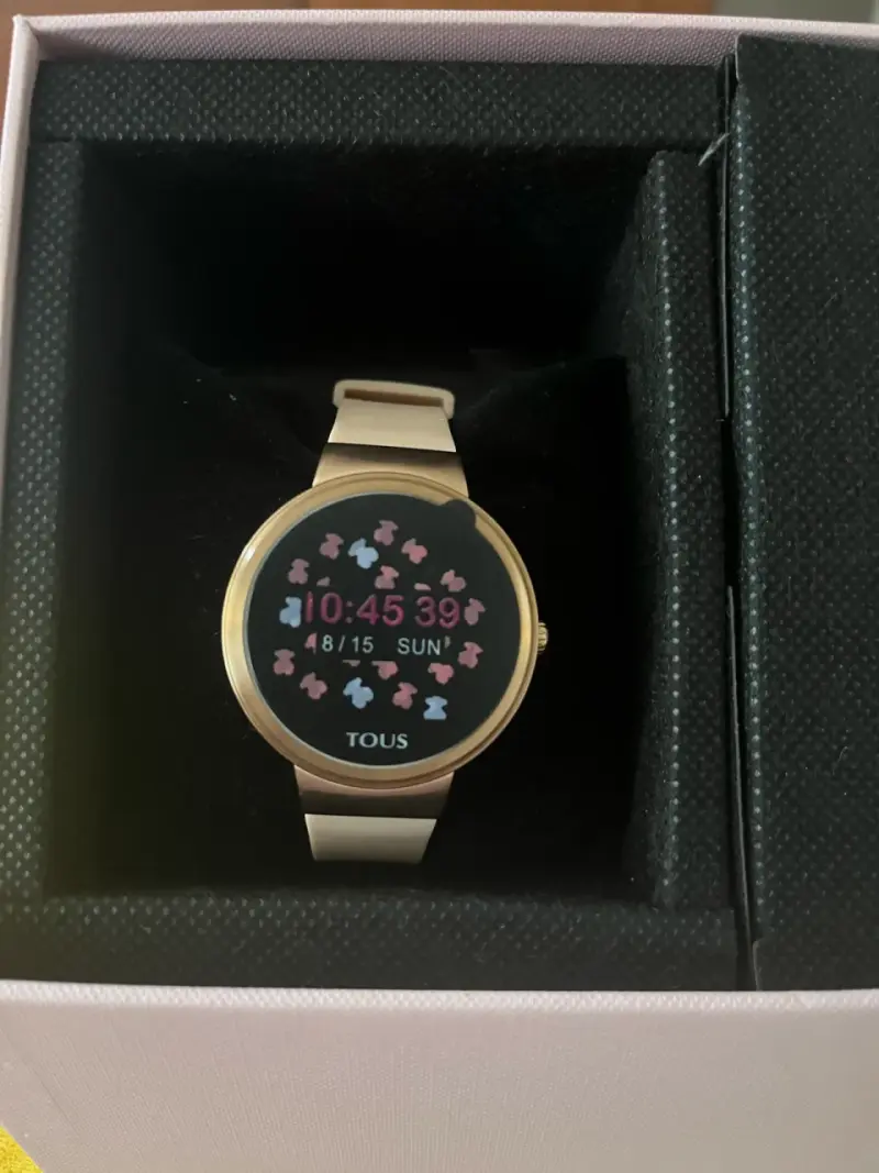 Reloj inteligente Tous dorado elegante - 1