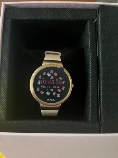 Reloj inteligente Tous dorado elegante - miniatura 1