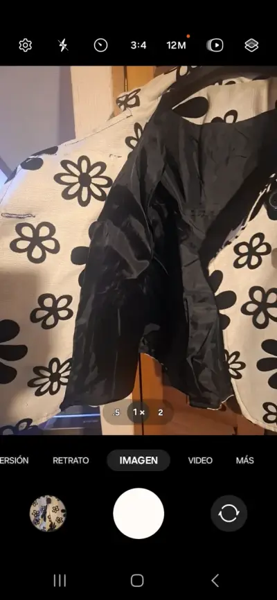 Chaqueta corta flores tipo terciopelo - miniatura 6