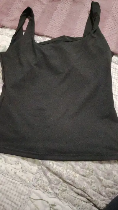 Top de tirantes negro para mujer - miniatura 1