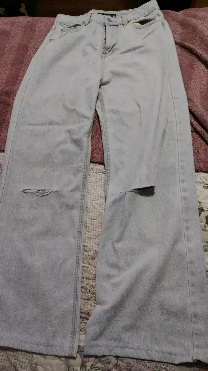 Jeans de mezclilla desgastados para hombre