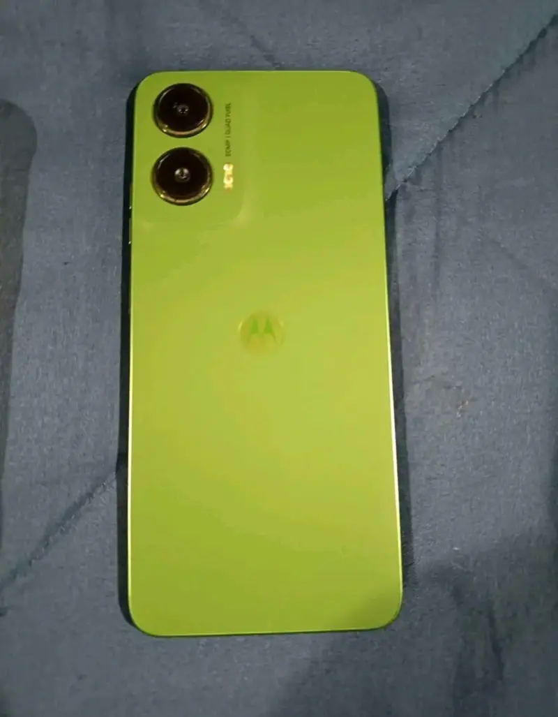 Motorola verde G35 con doble cámara - 1