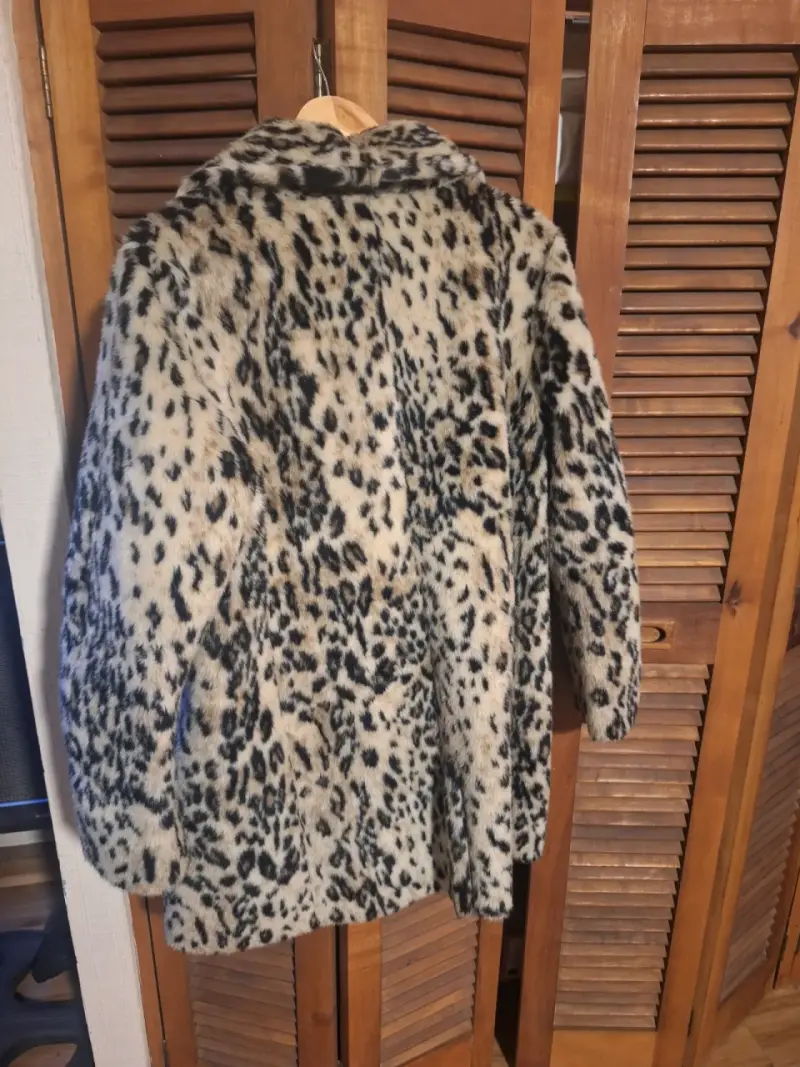 Abrigo de piel sintética estampado animal print - 2