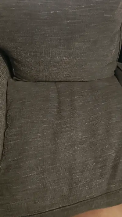 Sofá de Tela Gris Oscuro con Patas de Madera - miniatura 2