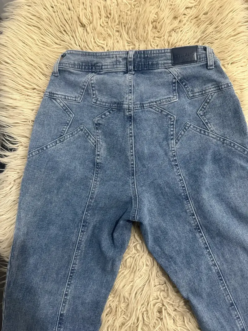 Jeans de mezclilla con diseño de estrellas - 4