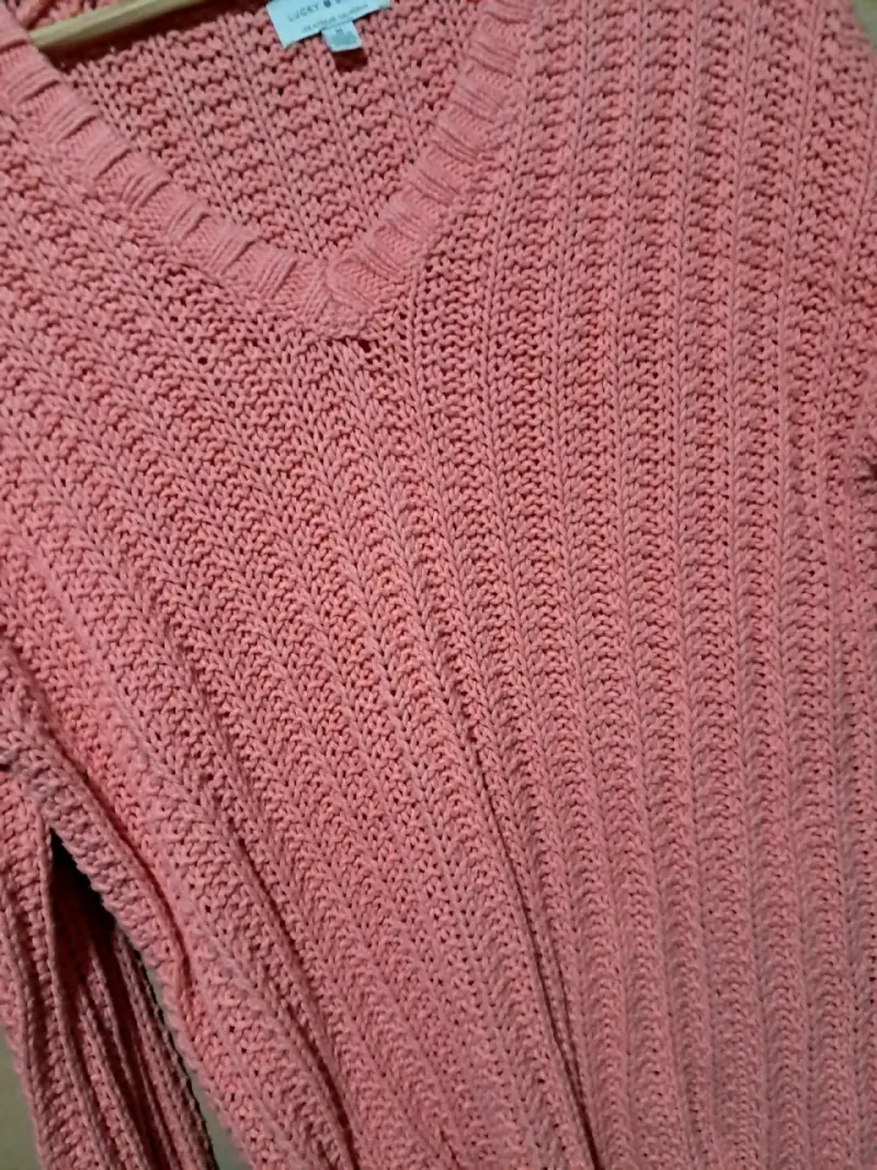 Suéter tejido rosado con diseño floral - 6
