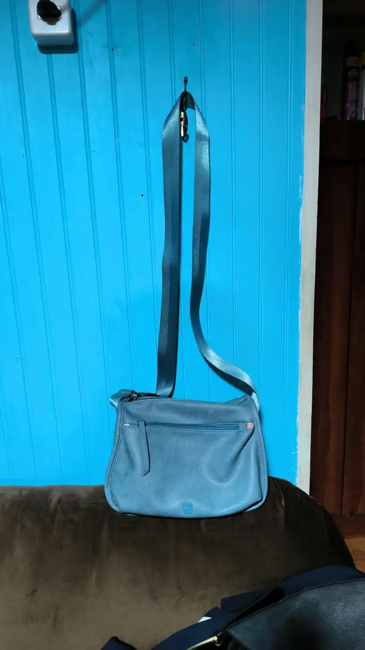 Bolso bandolera azul con cierre frontal - 2