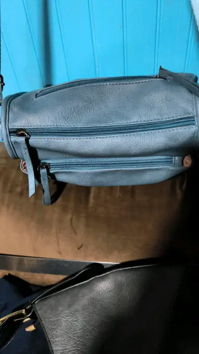 Bolso bandolera azul con cierre frontal - miniatura 5