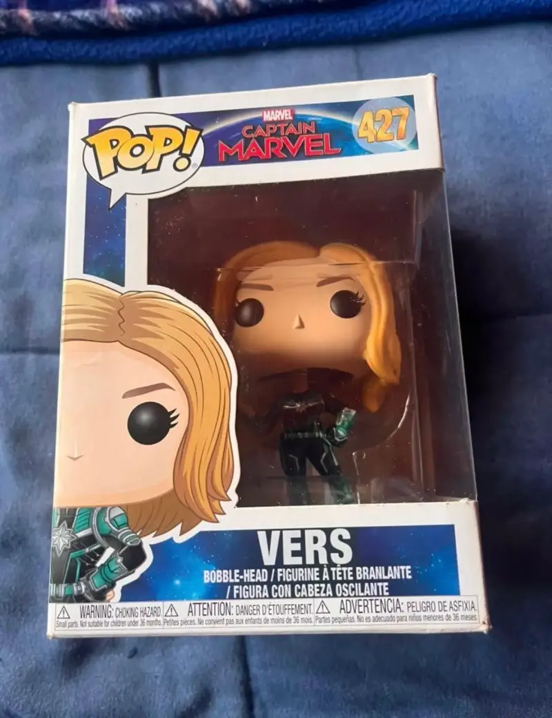 Figura Funko Pop Captain Marvel Vers