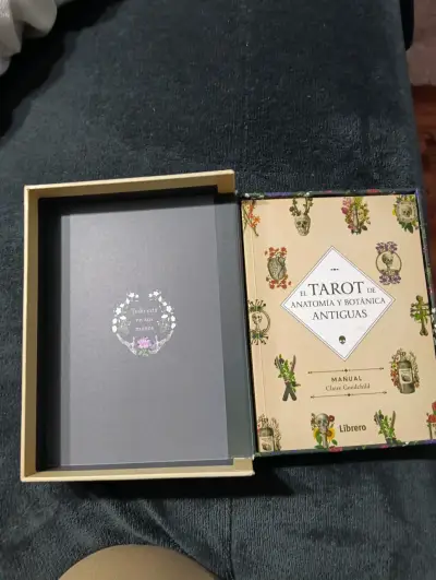 Tarot de Anatomía y Botánica Antiguas con Manual - miniatura 2