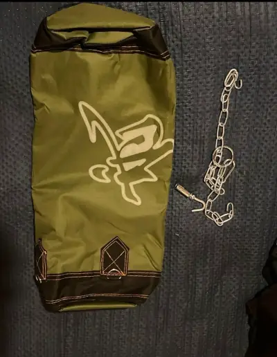Saco de boxeo verde con cadena - miniatura 1