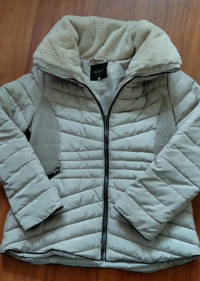 Chaqueta acolchada beige con forro de peluche - 1