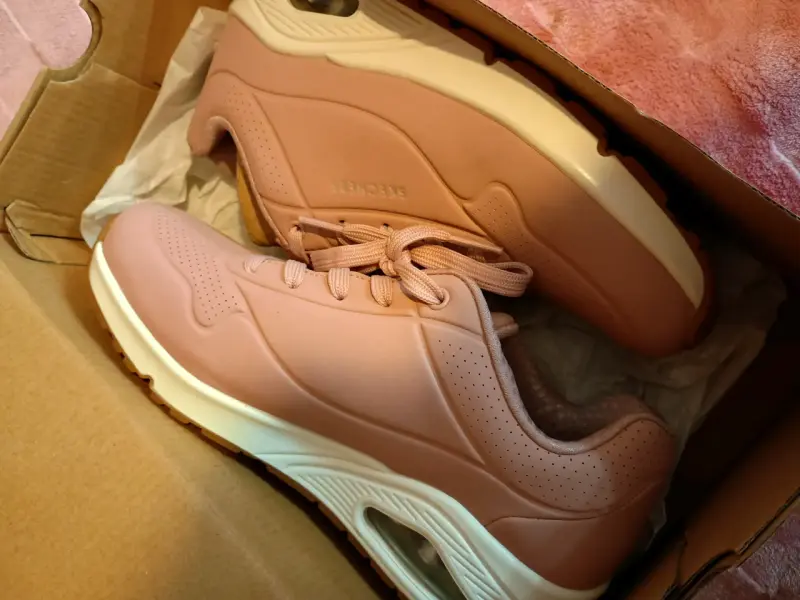 Zapatillas deportivas rosadas para mujer - 1