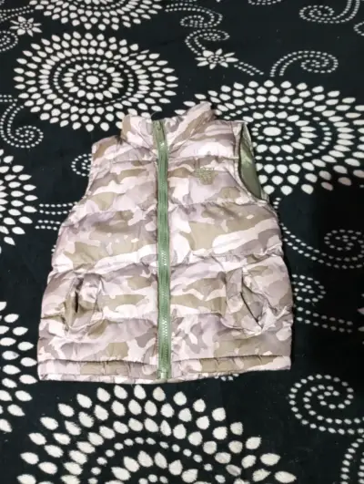 Chaleco sin mangas camuflado para niños - miniatura 1
