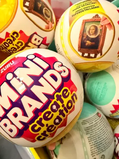 Bolas sorpresa Zuru Mini Brands colección - miniatura 2
