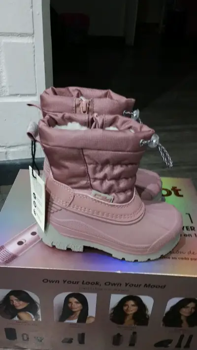 Botas de invierno para niña color rosa - miniatura 1