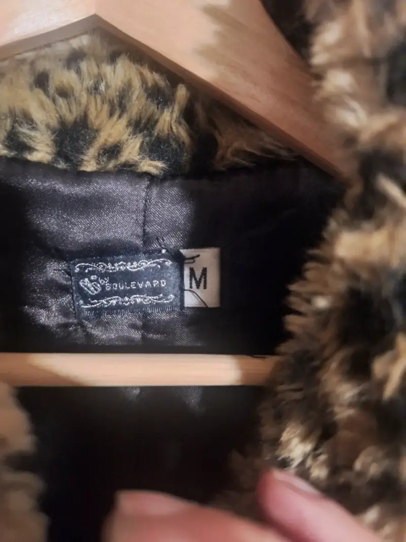 Chaqueta de piel sintética con estampado animal - 3