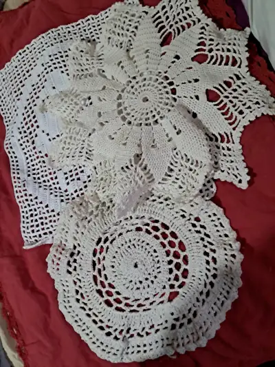 Set de tapetes tejidos a crochet blancos - miniatura 4