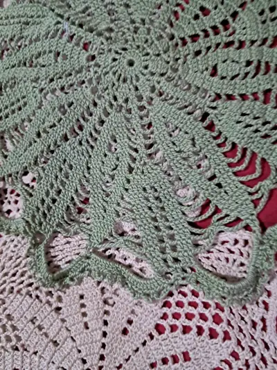 Set de tapetes tejidos a crochet en colores pastel - miniatura 2